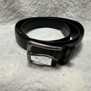 Columbia Men’s Black Belt w/Silver Buckle Size 42 - Leather